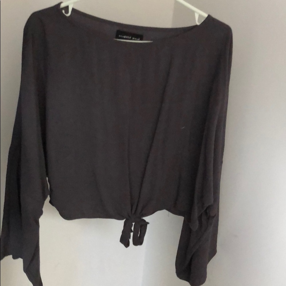 Irene’s Story Gray L/S Crop Top